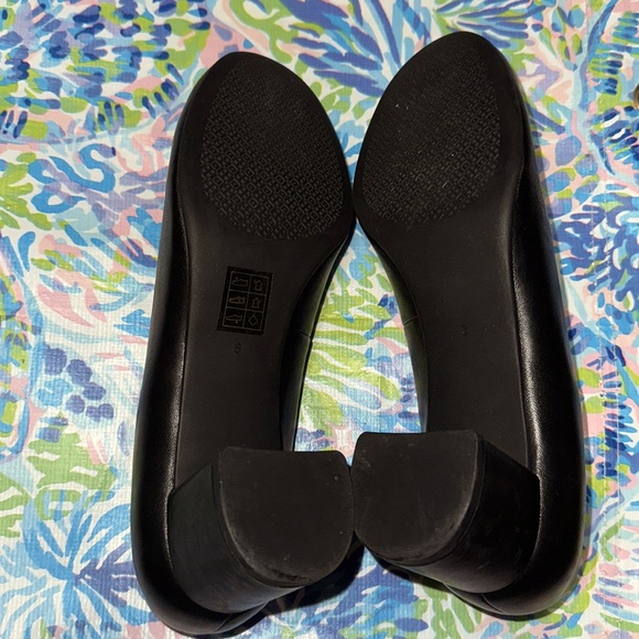 Tory Burch Chelsea Block-Heel Pumps - Picture 12 of 12